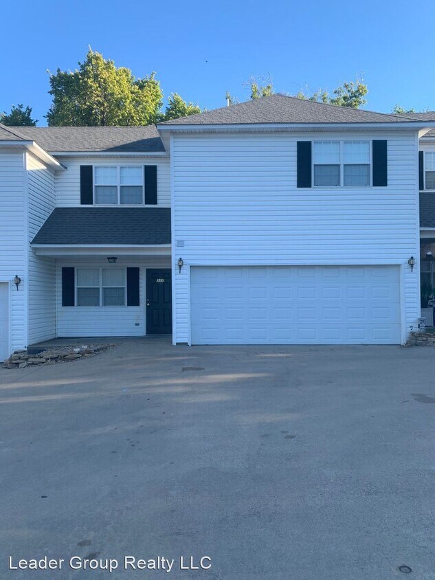 3 br, 2.5 bath House 317 E Modoc House Rental in McAlester, OK