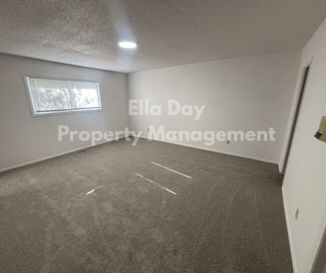 Foto del edificio - 2006 S White Oak Dr