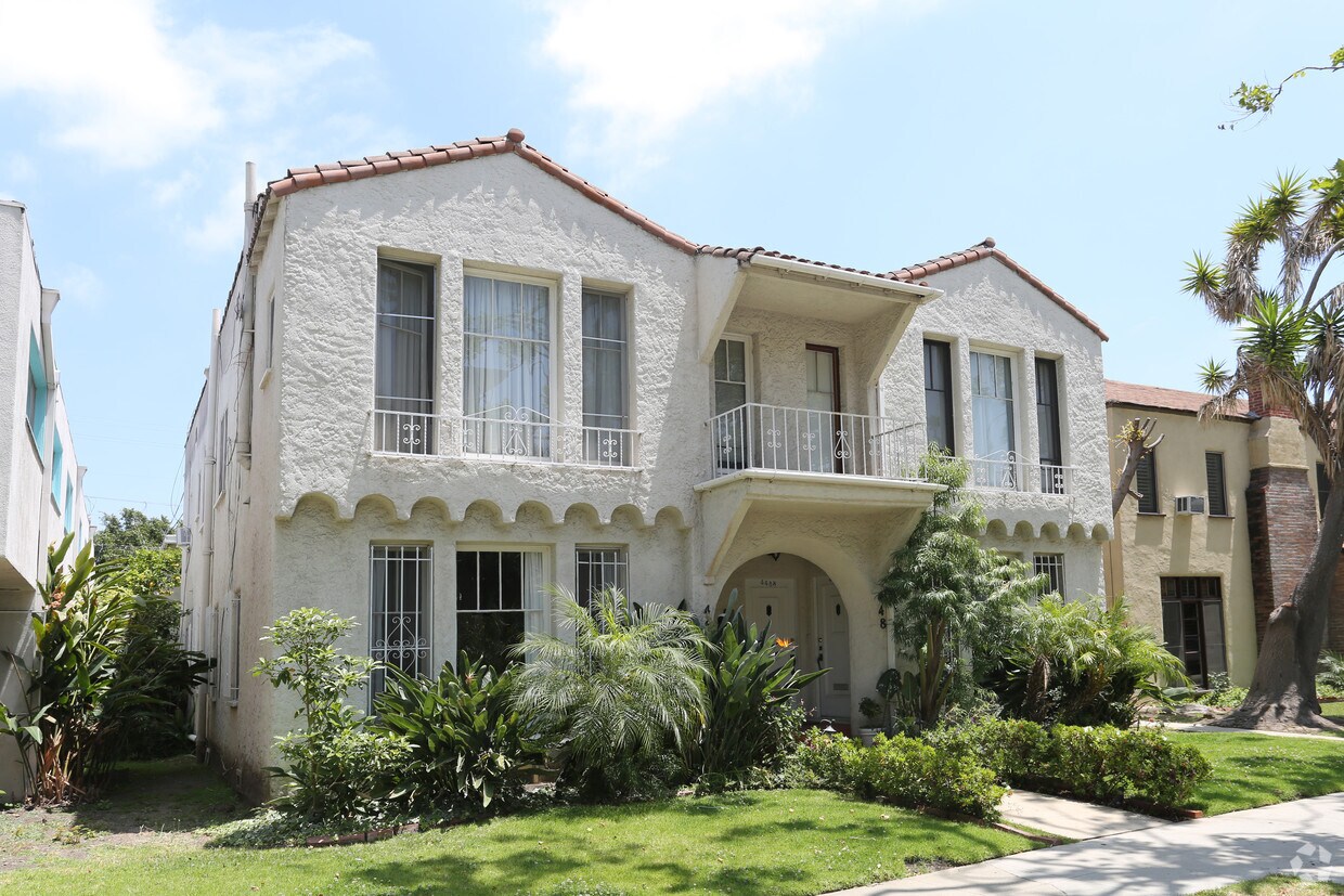 Primary Photo - 446-448 S Oakhurst Dr