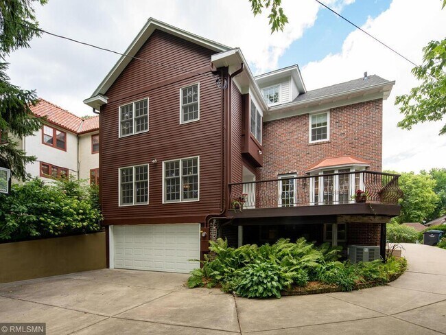 Building Photo - 2817 Brookwood Terrace