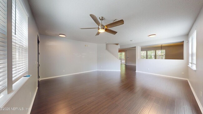 Foto del edificio - 1063 Collinswood Dr W