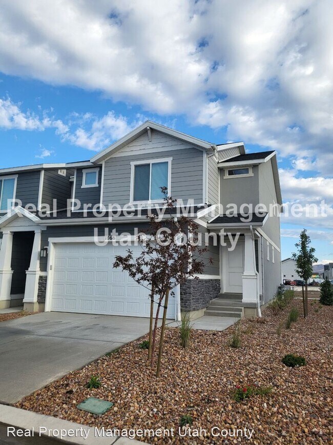 Building Photo - 3 br, 3.5 bath House - 1066 E Regatta Lane
