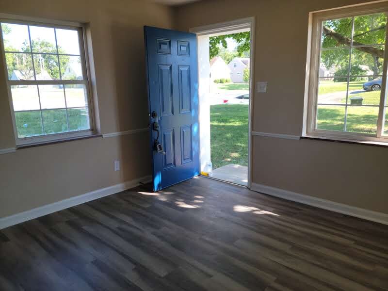 Foto principal - 482 S James Rd