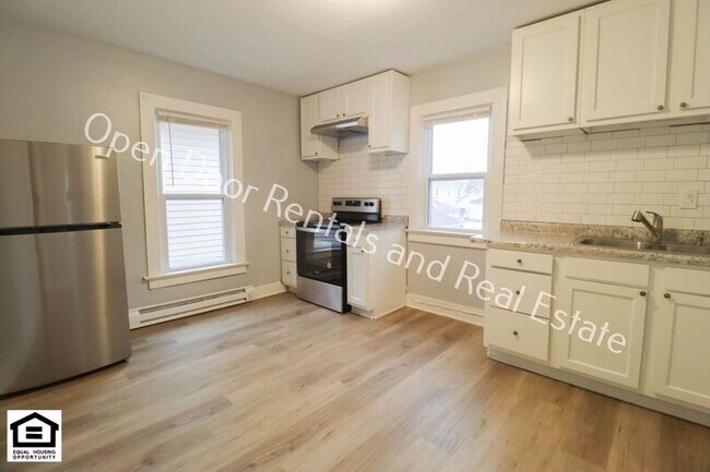 Foto del edificio - 833 Edgewater Ave