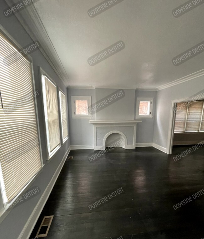Building Photo - 2714-16 Cortland