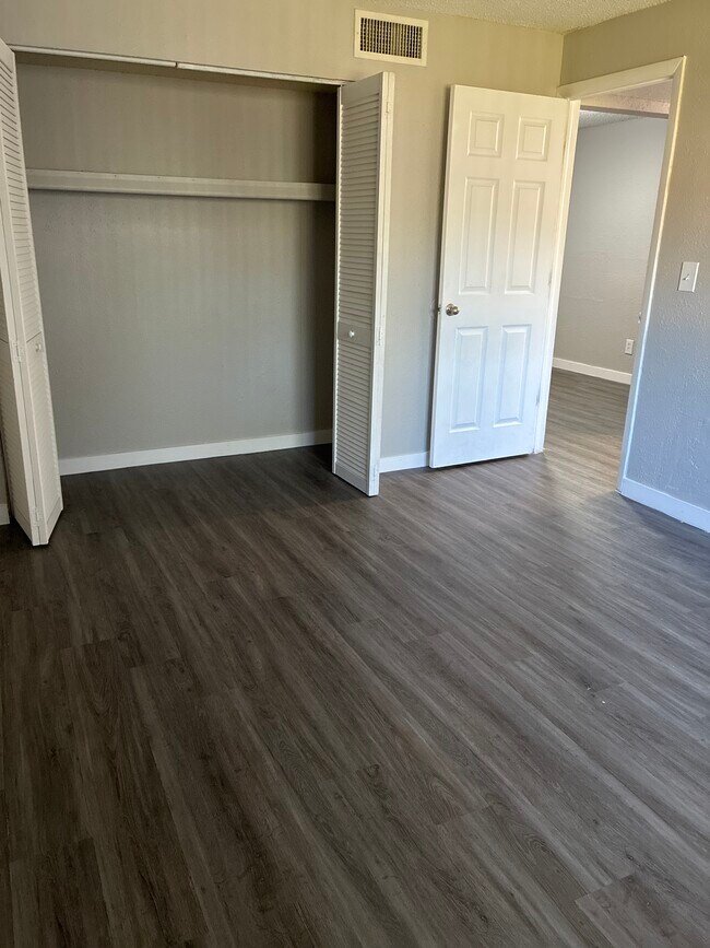 3x2 Orchid Lux w/Washer & Dryer - Country View Garden Homes