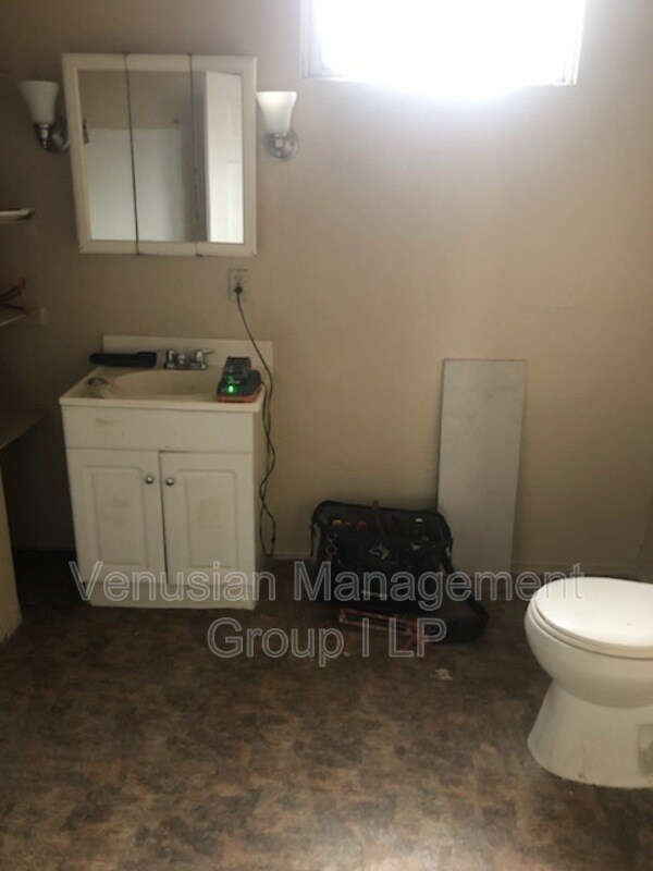 Foto del edificio - 408 Johnston Ave