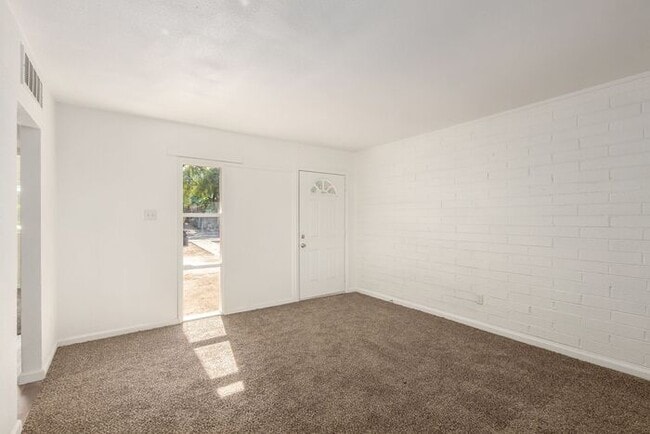 Foto del edificio - 1 Bed / 1 Bath
