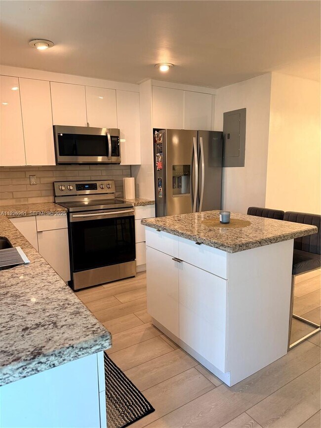 Foto del edificio - 2310 N 70th Ave