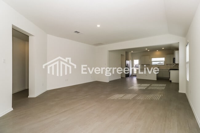 Foto del edificio - 1621 Four Waters Lp