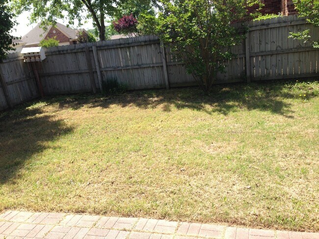 Foto del edificio - Great 3br/2ba Cordova home. Fenced backyard and eat in kitchen. Pets are welcome, fees apply.