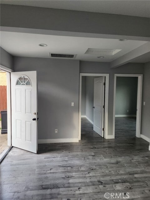 Building Photo - 1020 W 47th St