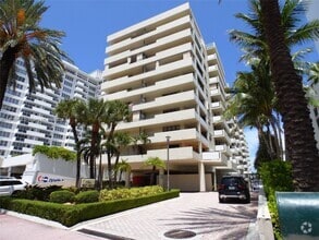 Building Photo - 1623 Collins Ave