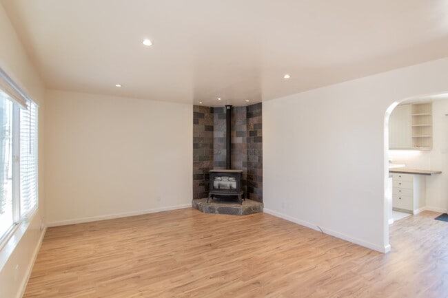 Foto del edificio - 2 Bedroom Home in Anderson