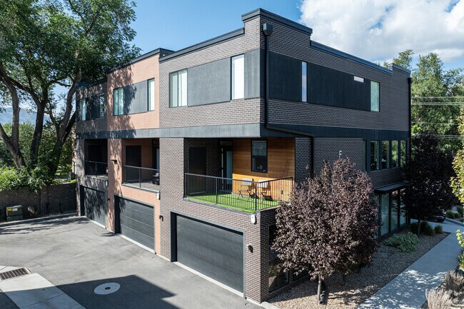 Foto del edificio - Peak Draper Townhomes