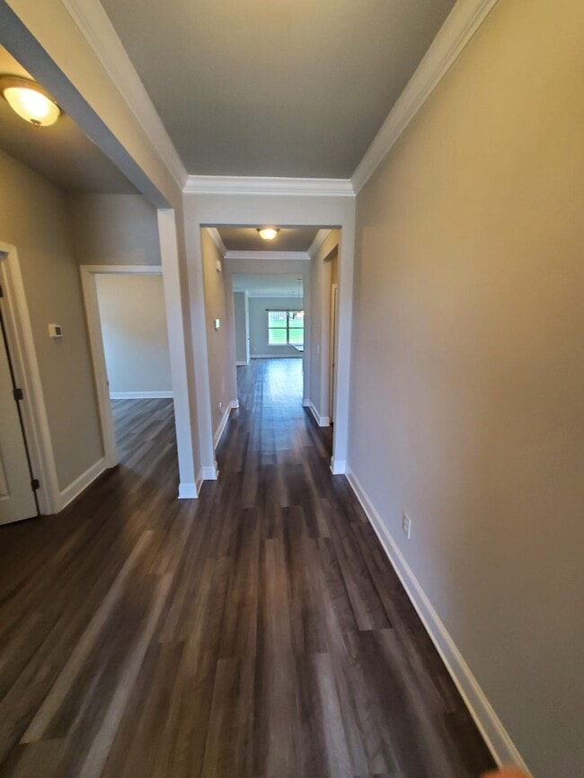 Building Photo - 332 River Rock Dr
