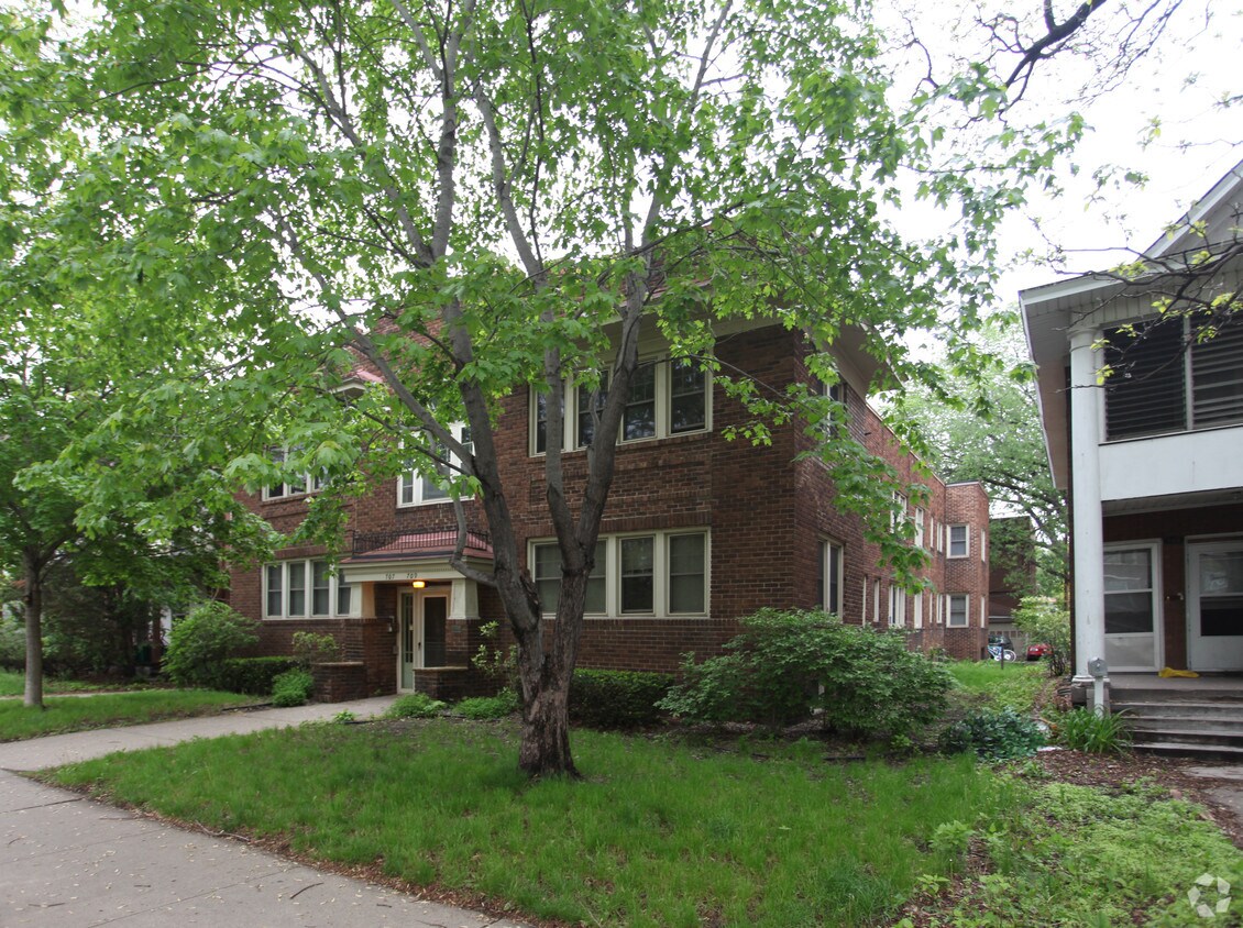Building Photo - 707-709 5th St SE