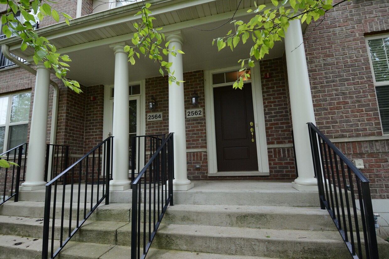 Foto principal - 2562 Waterbury Ln