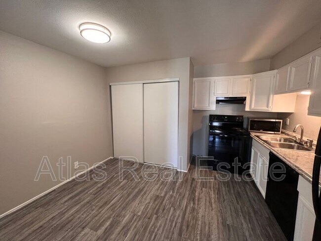 Foto del edificio - 960 N Jay St