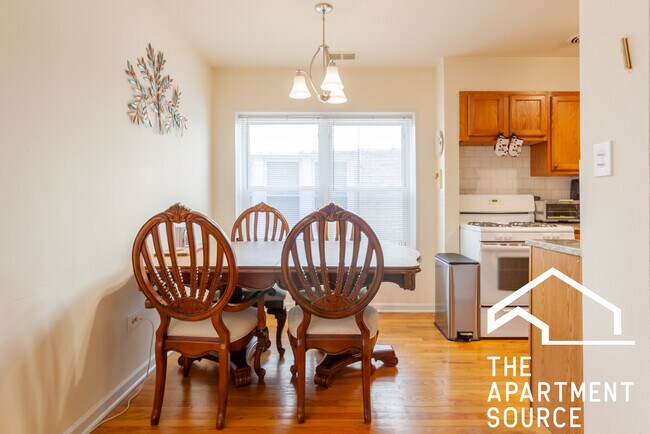 Foto del edificio - 6329 N Mozart St