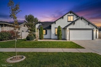 Building Photo - 5850 W Rotherham Dr