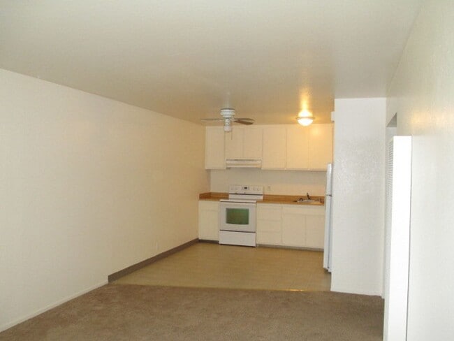 Building Photo - Downstairs apartment in Rocklin 4plex