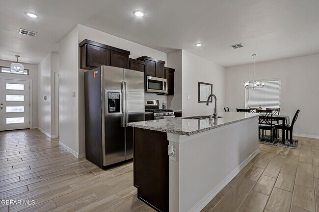 Foto del edificio - 532 Oakmont