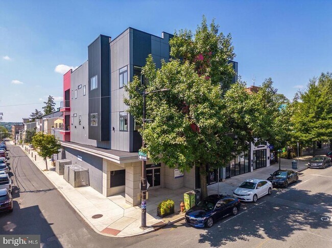 Foto del edificio - 6162 Ridge Ave
