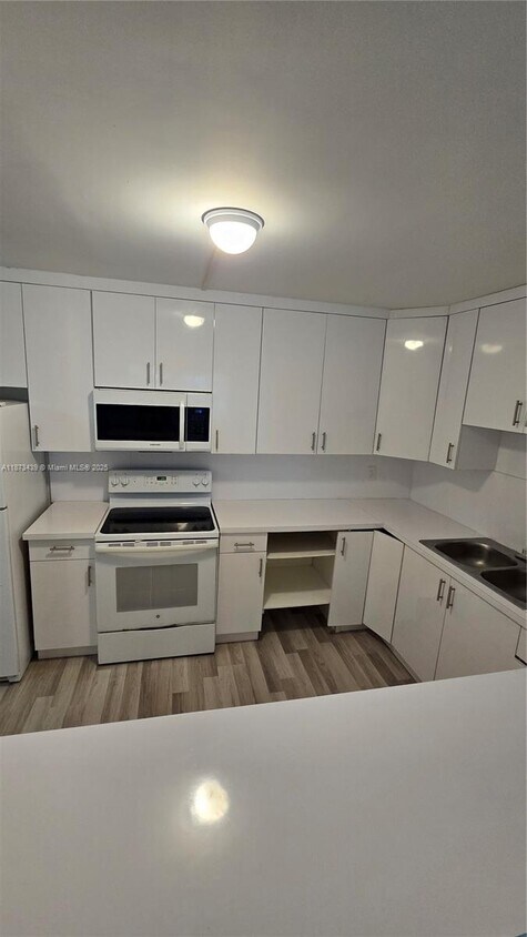 Foto principal - 14820 Naranja Lakes Blvd