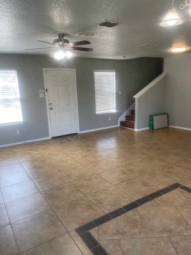 Foto del edificio - 620 Northgap Dr