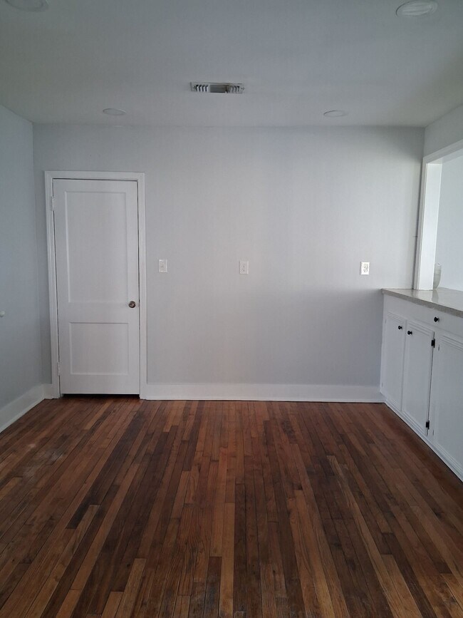 Foto del edificio - 611 Avalon Rd