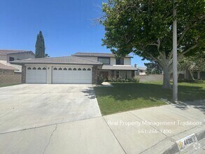 Building Photo - 44128 Ruthron Ave
