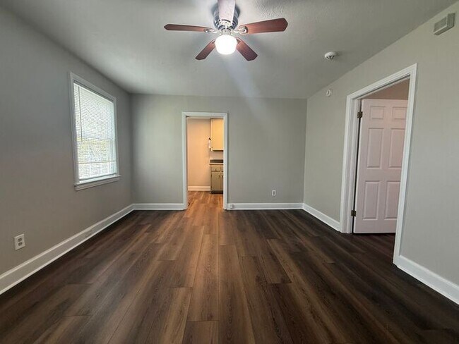 Foto del edificio - East Nashville Duplex Unit