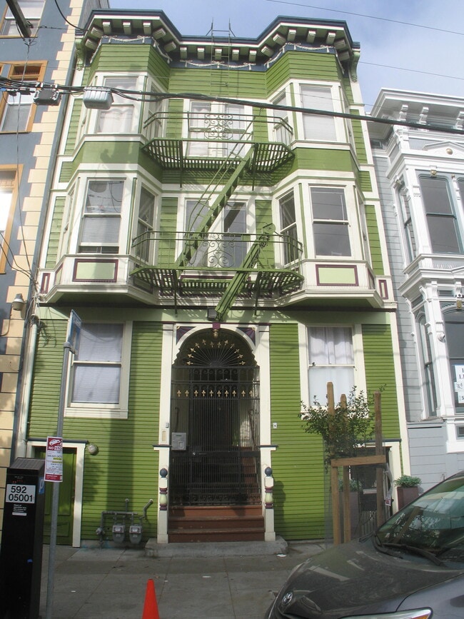 Building Photo - 515 Octavia St