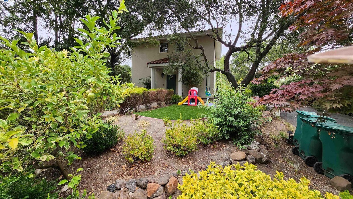 Primary Photo - 4028 Reinhardt Dr