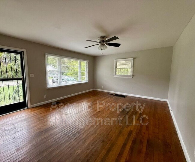 Foto del edificio - 5514 Rosemont Dr