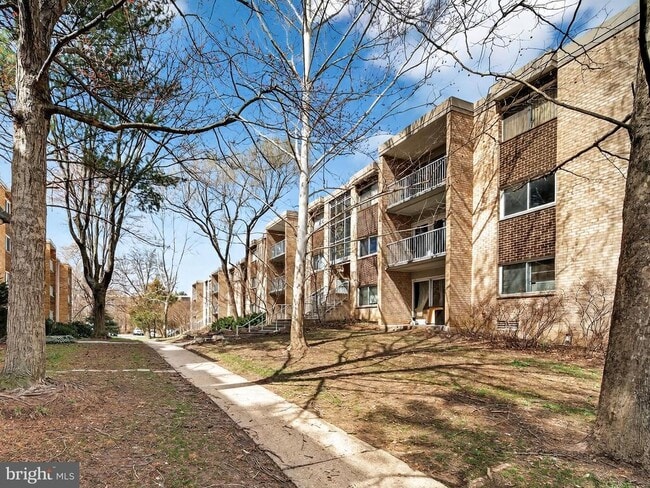 Foto del edificio - 2908 Kings Chapel Rd