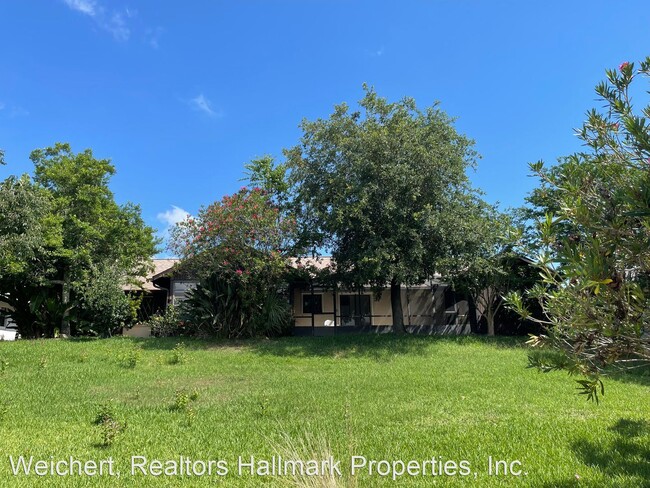 Building Photo - 3 br, 2 bath House - 9 Conway Court