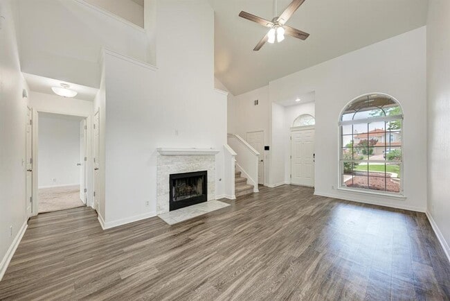 Building Photo - 216 Cassandra Dr