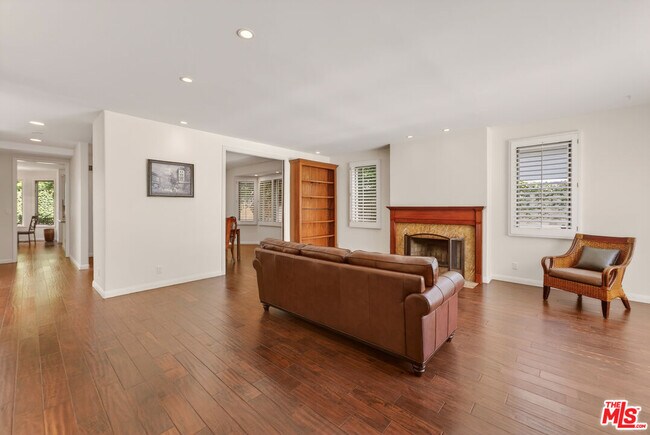 Foto del edificio - 16015 W Northfield St