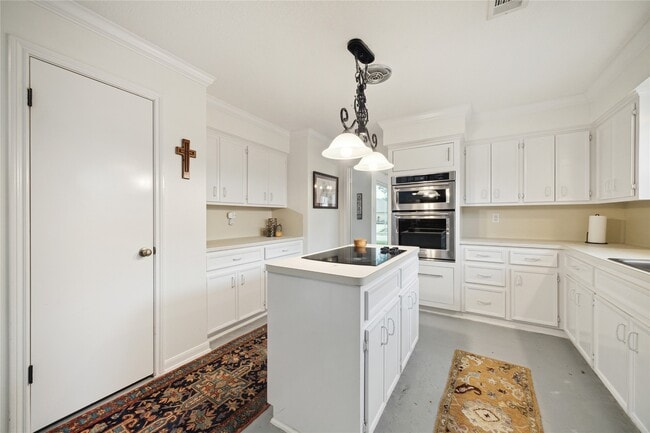 Photo - 11922 Waldemar Dr House