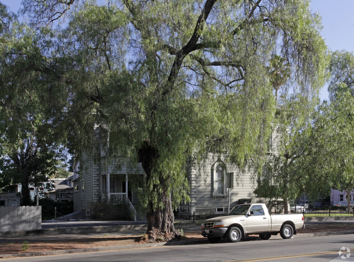 Foto del edificio - 593 S 6th St