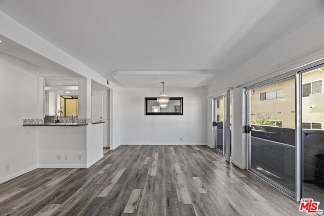 Foto del edificio - 1811 Manning Ave