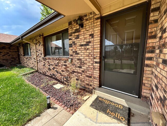 Foto del edificio - Recently Remodeled 2Bd/2Ba with Attached Garage in Longmont Duplex