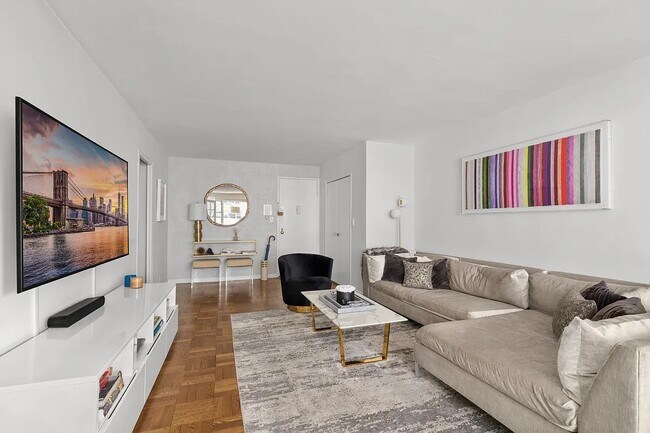 Foto del edificio - 79 W 12th St