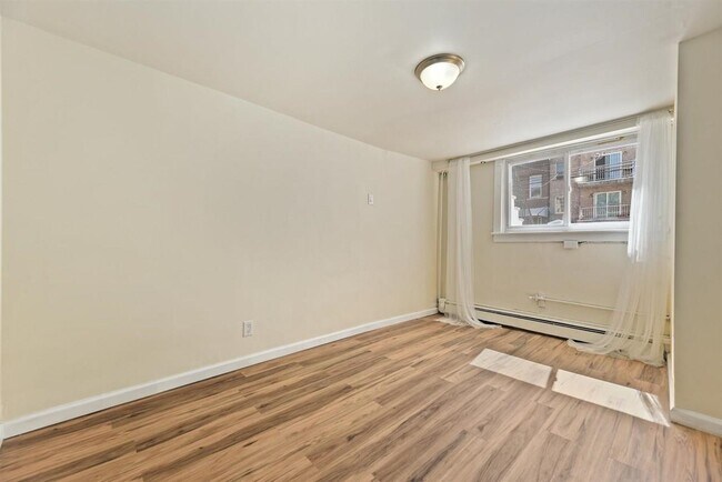 Foto del edificio - 21 Wallis Ave