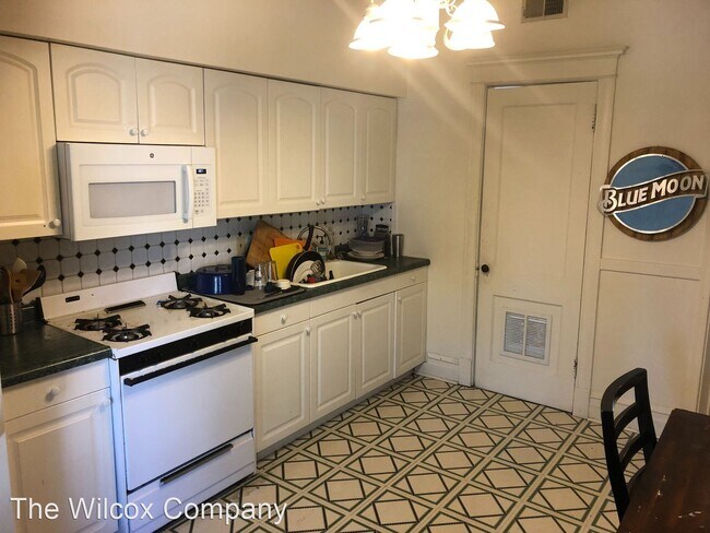 Foto del edificio - 3514-3516 N Bosworth Ave