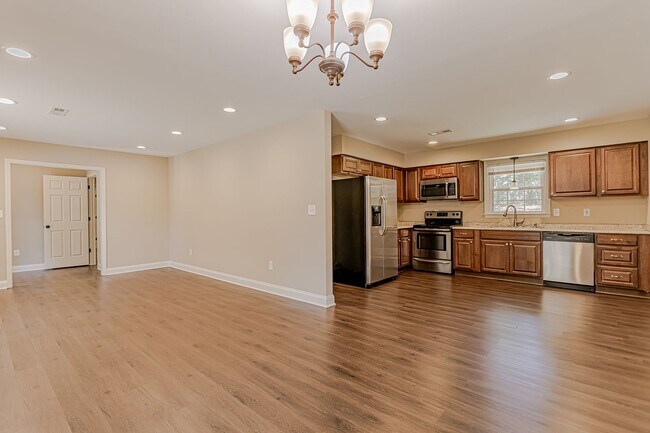 Foto del edificio - Home in Desirable Neighborhood Off Of Pelh...