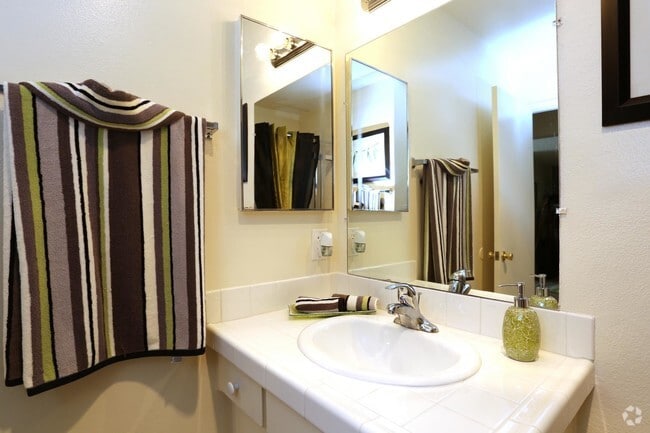 Bath - Seawind Apartments