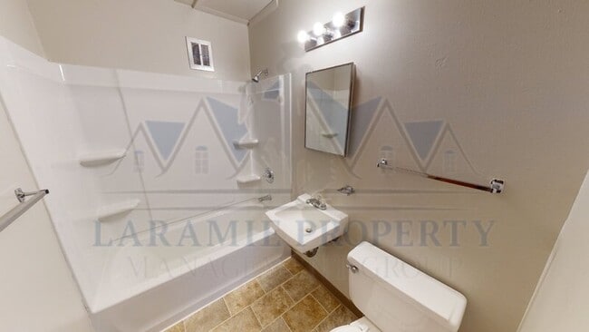 Building Photo - 411 S 26th St